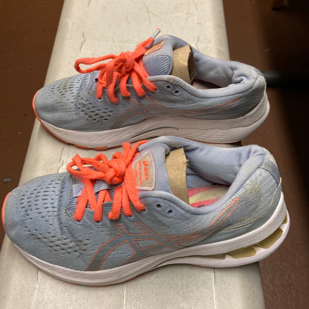 Women’s ASICS, gel kayano 28, size 4.5